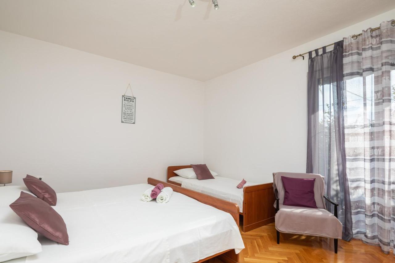 Apartment Beba Dugi Rat Buitenkant foto