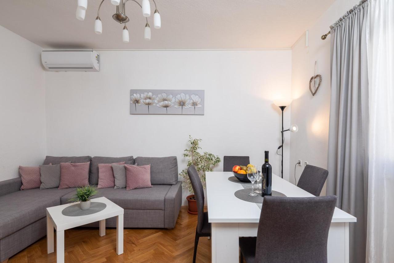 Apartment Beba Dugi Rat Buitenkant foto