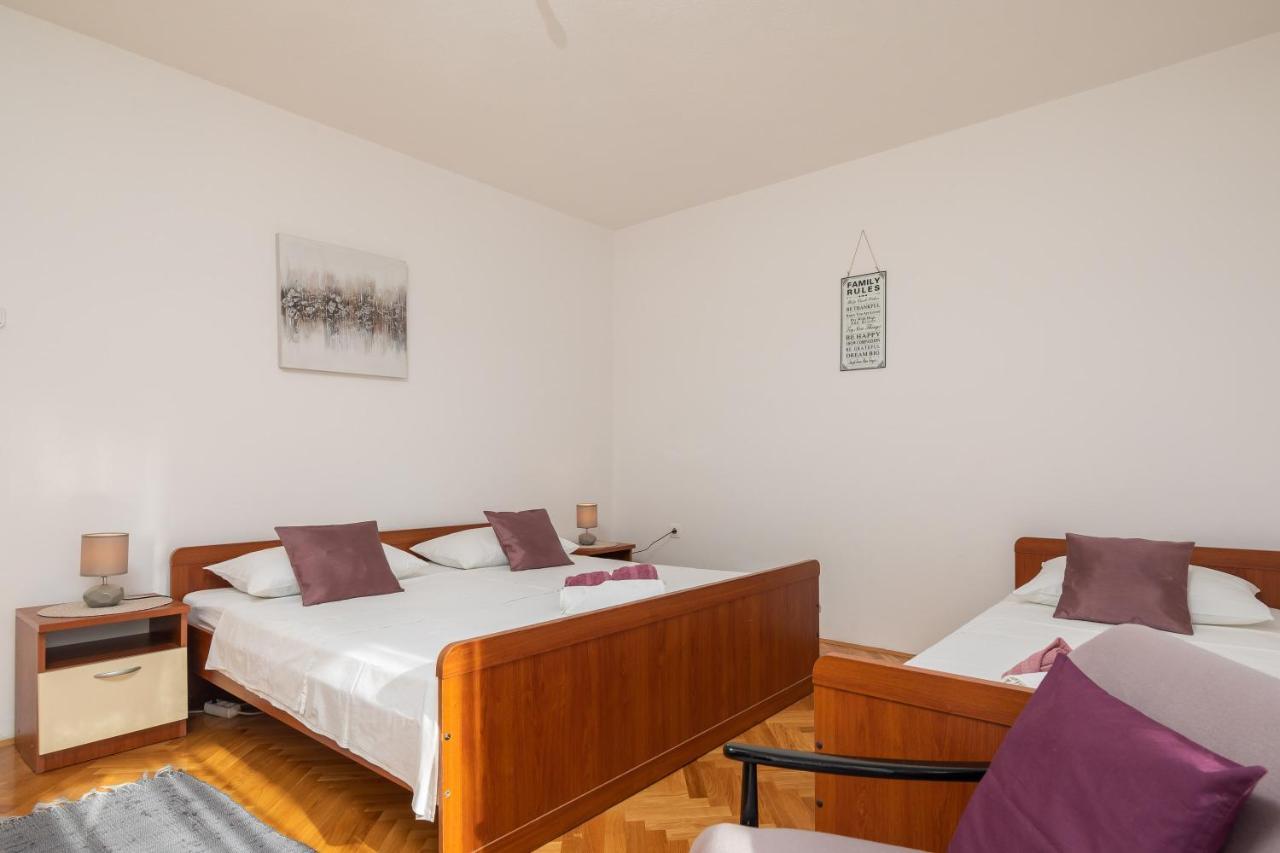 Apartment Beba Dugi Rat Buitenkant foto
