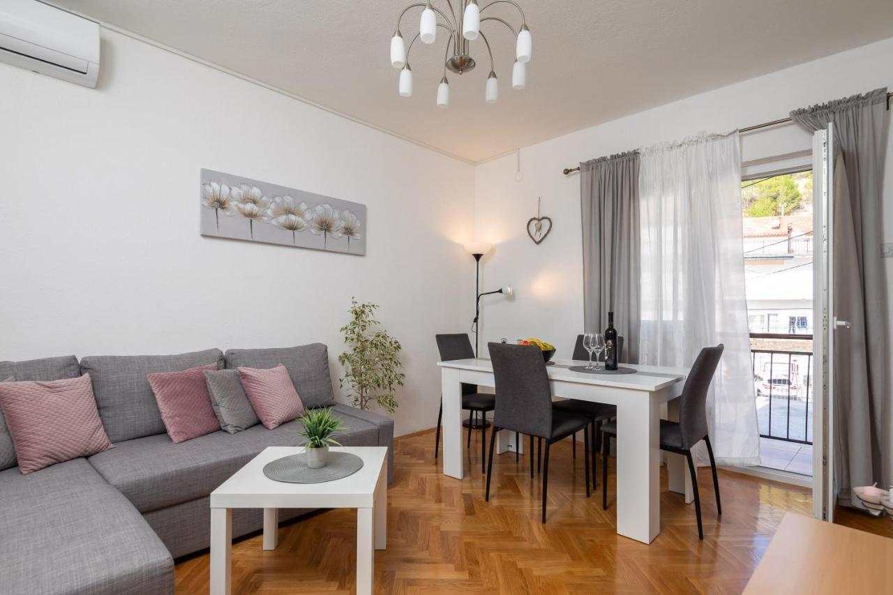 Apartment Beba Dugi Rat Buitenkant foto