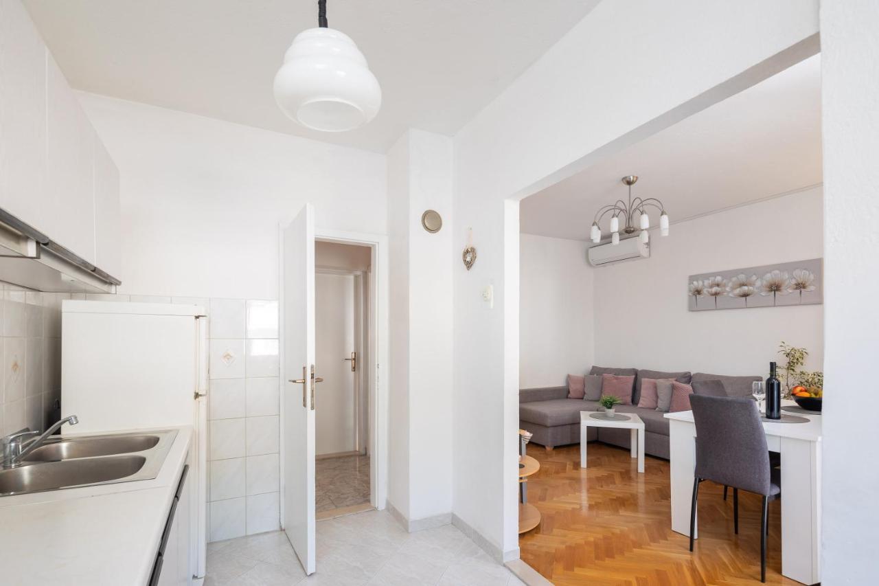 Apartment Beba Dugi Rat Buitenkant foto